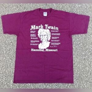 Vtg Y2K Mark Twain Hannibal Missouri Gildan Ultra Cotton T-Shirt Size (L)